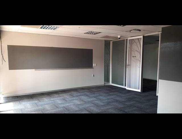 2,694M² CO-WORKING SPACE TO LET IN DIE HOEWES